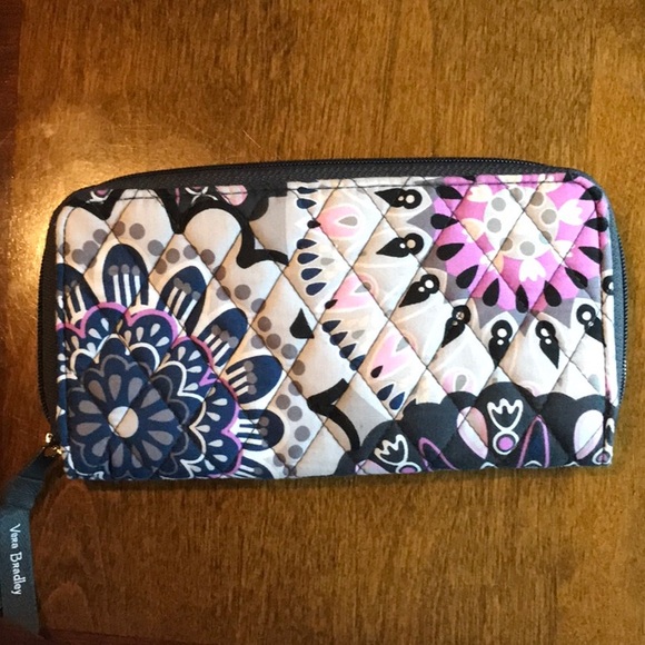Vera bradley wallet - Picture 2 of 6